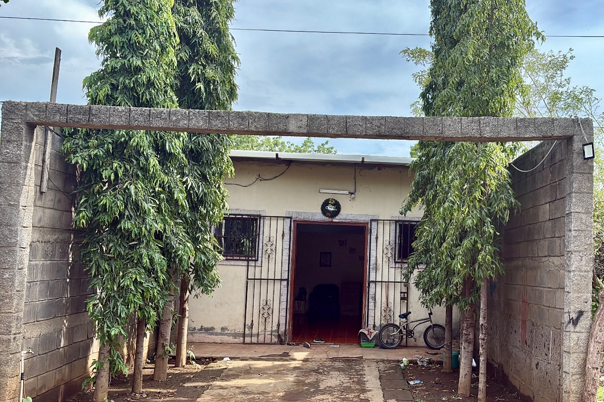 Barrio Sutiaba, del Tamarindón 1 ½ cuadra al sur y 65 varas abajo Leon 21000 CAPI BIENES RAICES